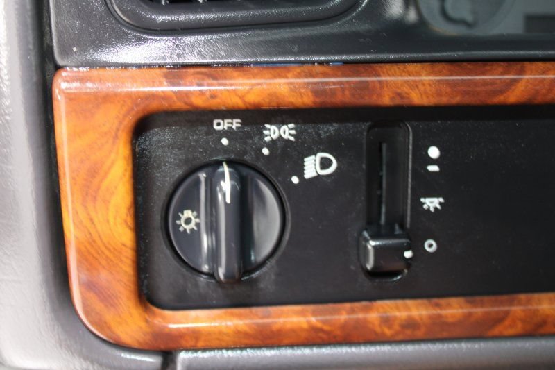 Used 1997 Jeep Grand Cherokee Laredo AWD/4WD image 25