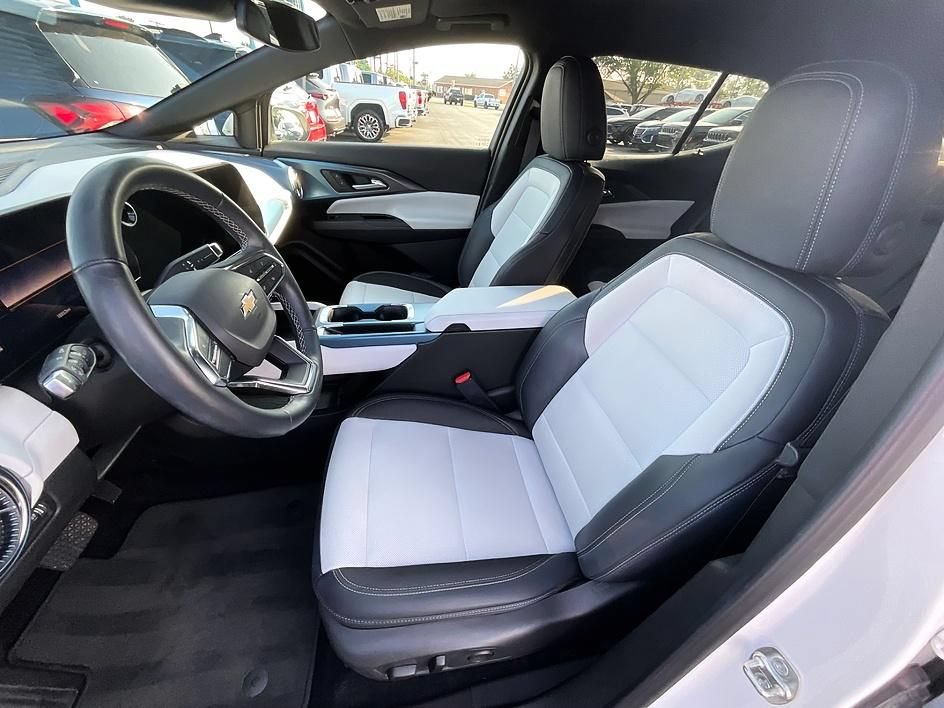 Used 2024 Chevrolet Equinox EV LT FWD image 4