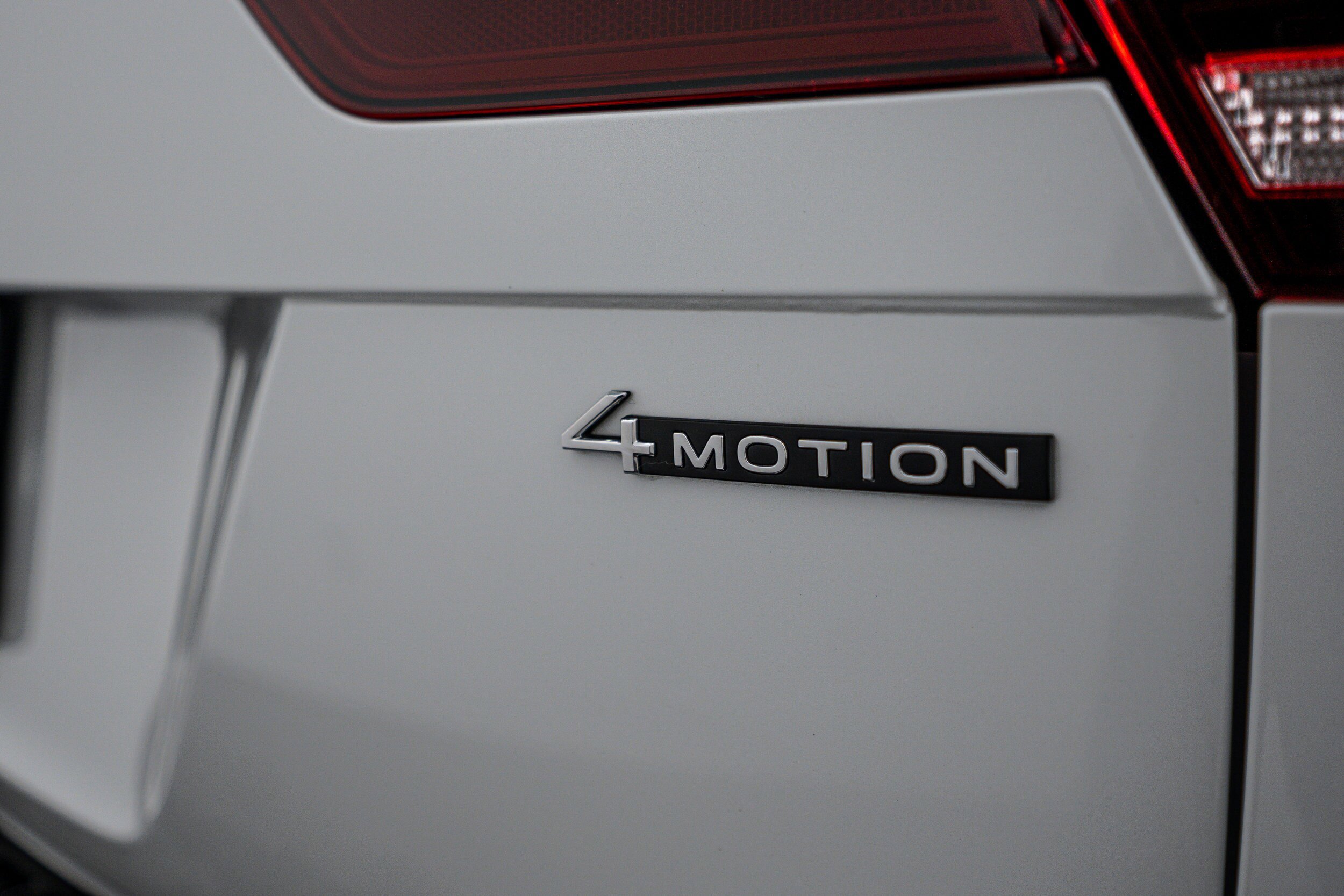 Used 2024 Volkswagen Tiguan SEL R-Line image 23