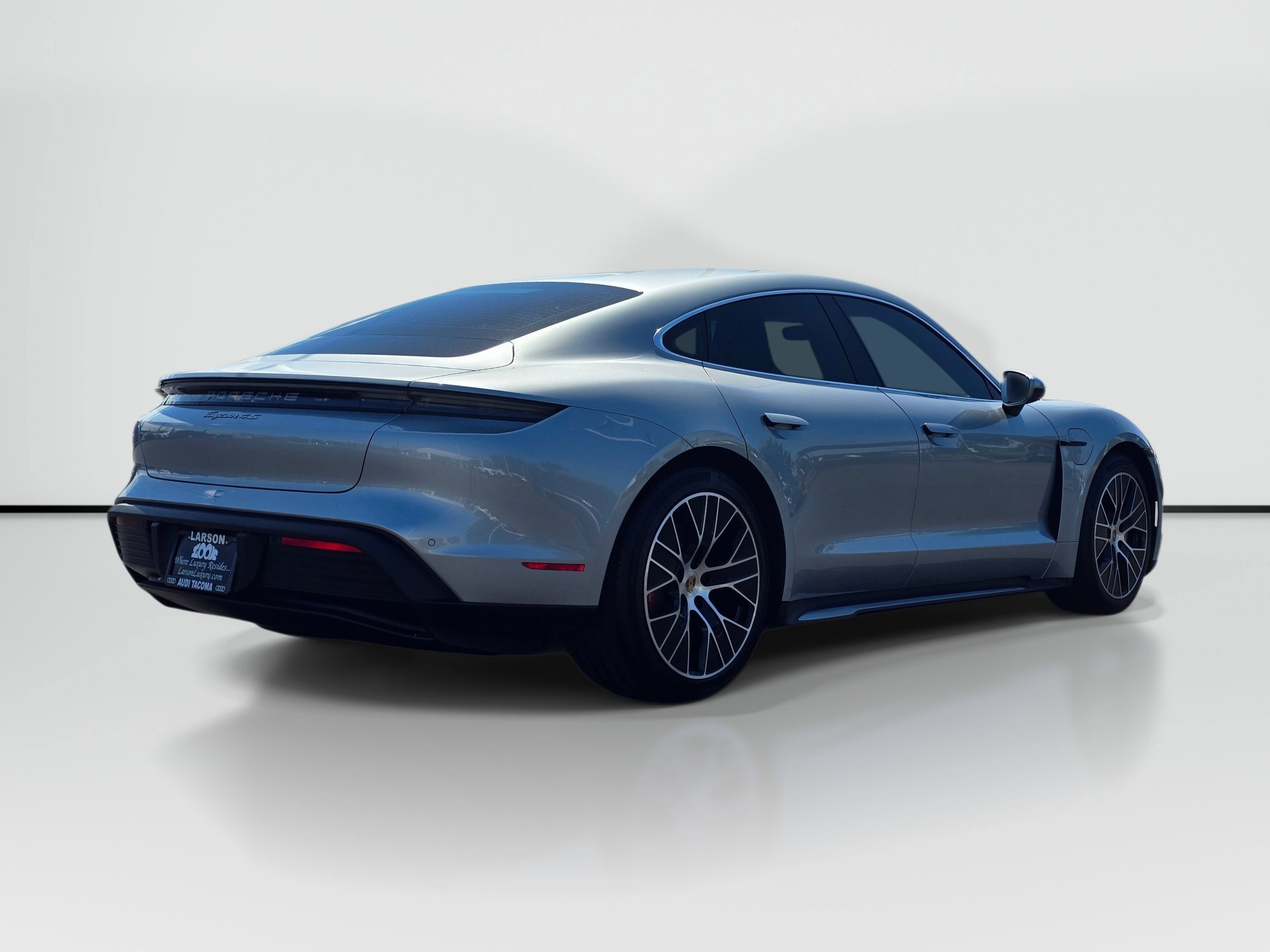 Used 2025 Porsche Taycan 4S AWD/4WD image 5