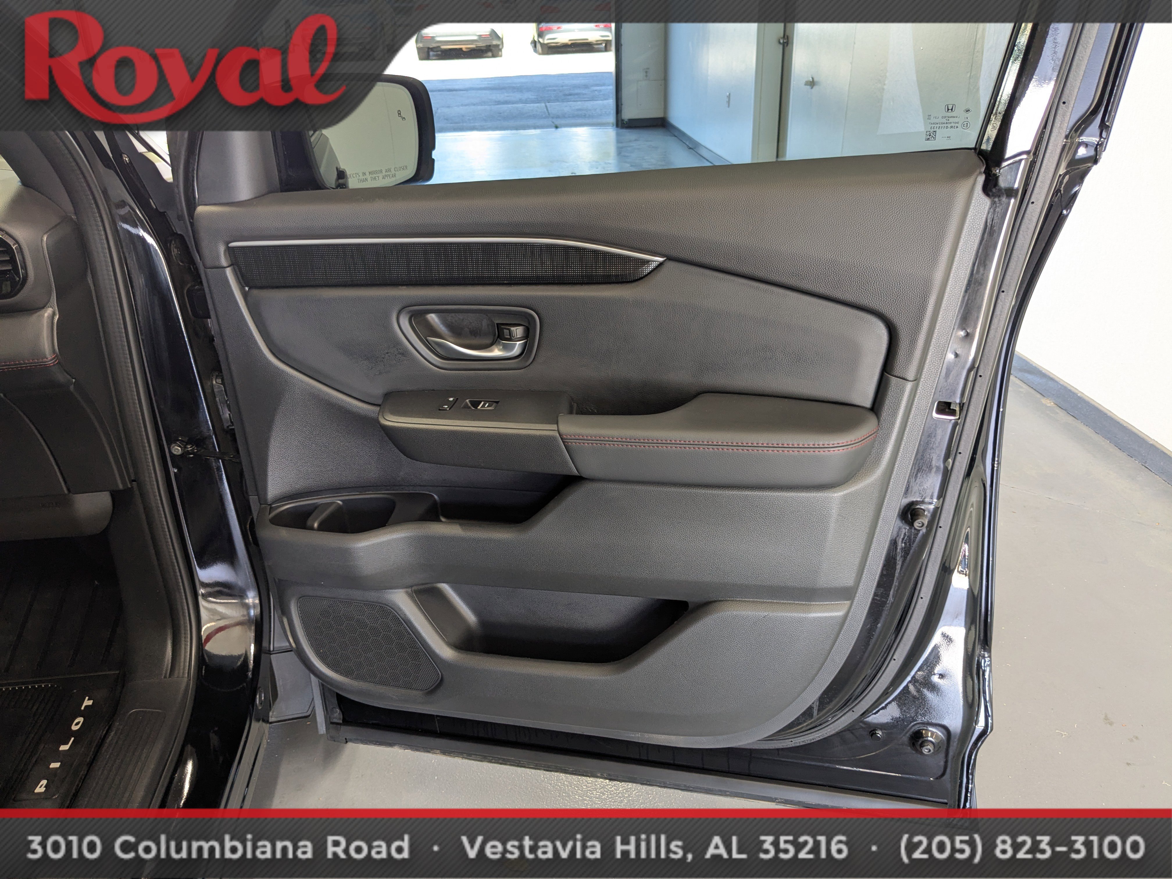 Used 2025 Honda Pilot Black Edition image 7