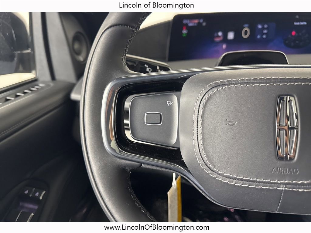 New 2025 Lincoln Navigator L Reserve w/ Jet Appearance Package image 32