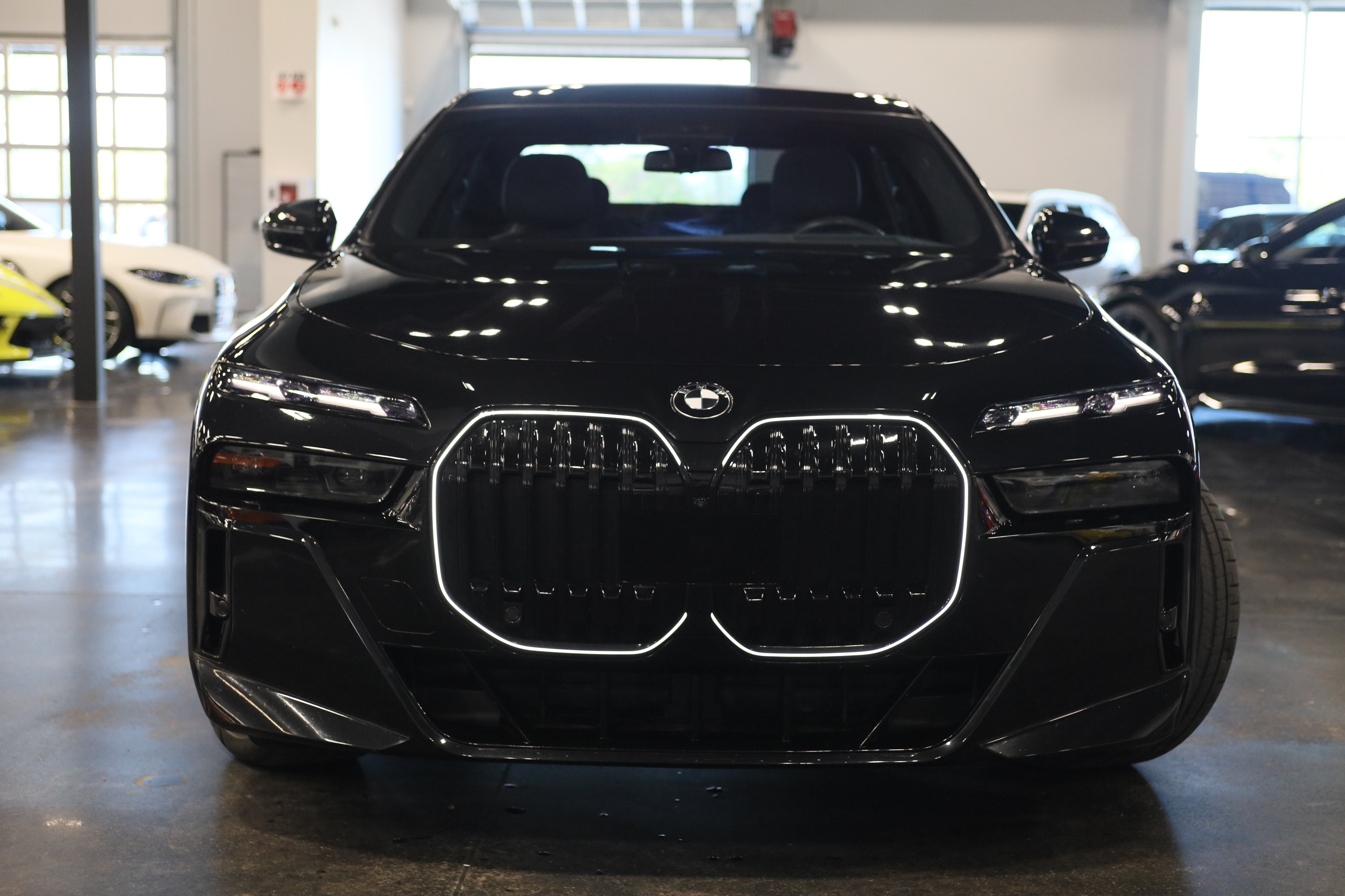 Used 2024 BMW 760i xDrive w/ Executive Package AWD/4WD image 2