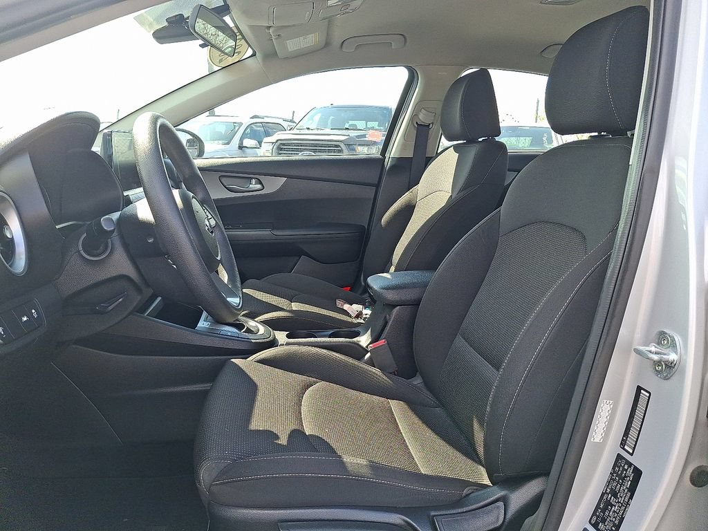 Used 2020 Kia Forte LXS FWD image 14