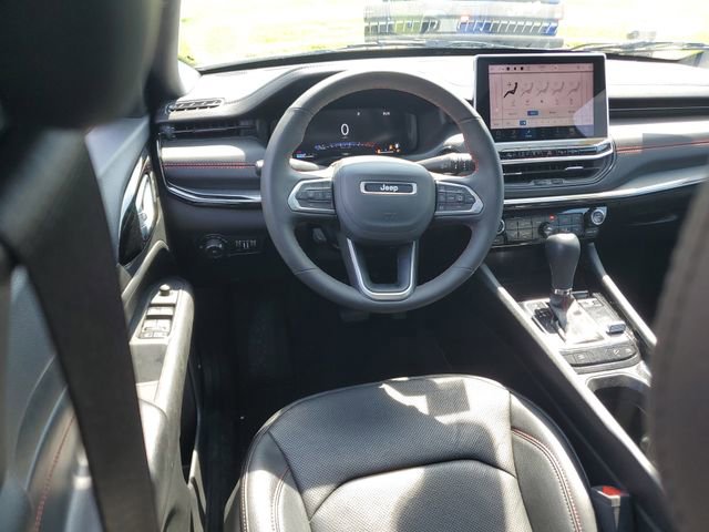 Used 2024 Jeep Compass Trailhawk w/ Trailhawk Elite Group image 11