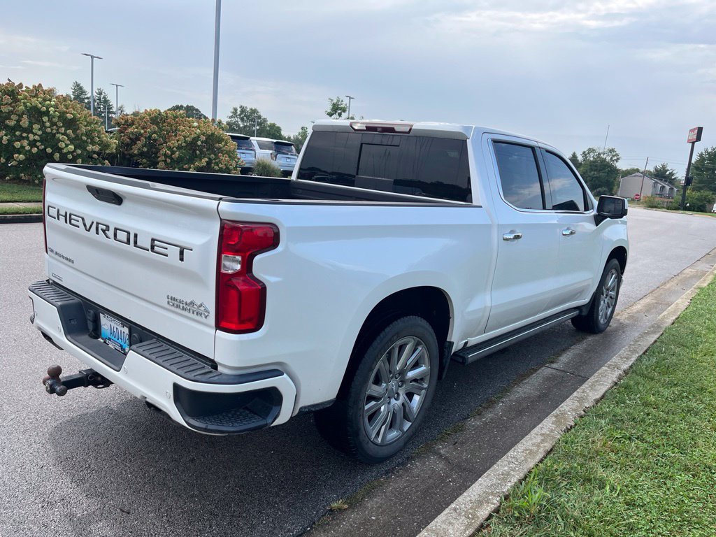 Used 2019 Chevrolet Silverado 1500 High Country w/ High Country Premium Package AWD/4WD image 3