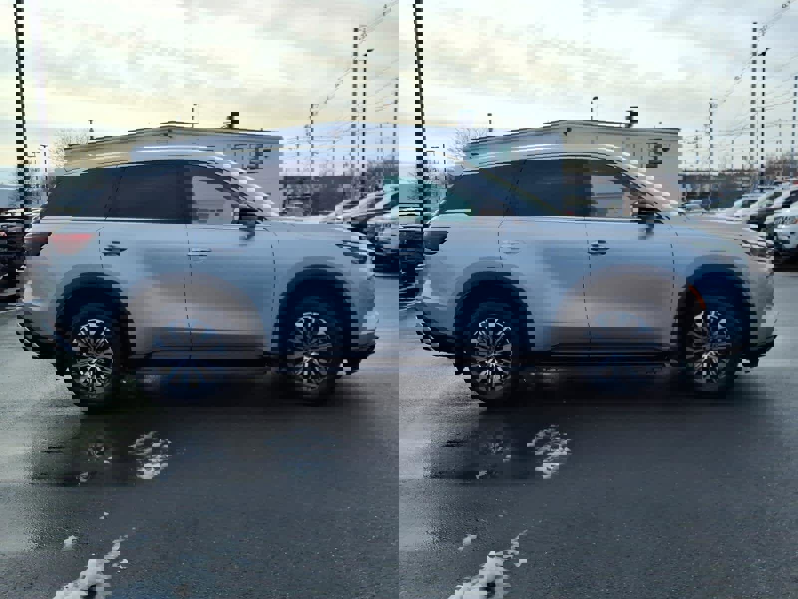 Certified 2023 INFINITI QX60 Pure image 4