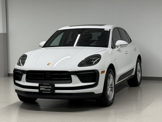 Certified 2025 Porsche Macan AWD/4WD image 1