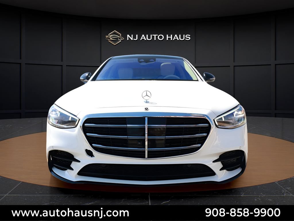 Used 2022 Mercedes-Benz S 580 4MATIC Sedan image 3
