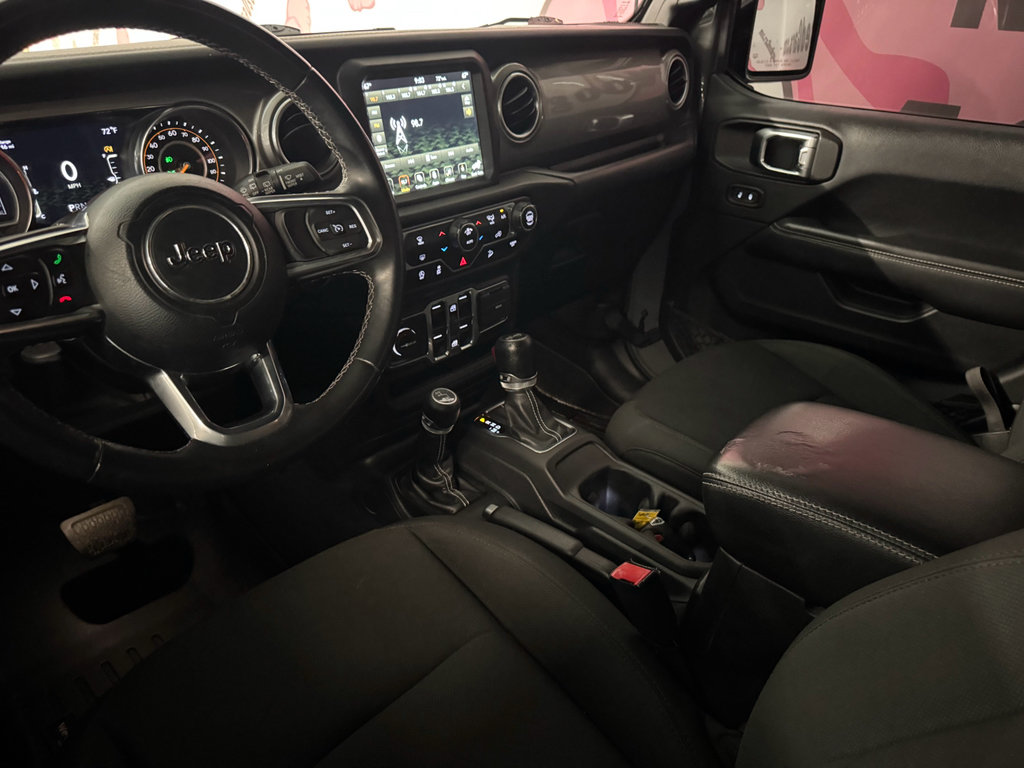 Used 2018 Jeep Wrangler Unlimited Sahara AWD/4WD image 18