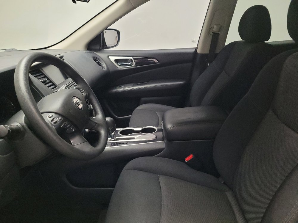 Used 2020 Nissan Pathfinder S FWD image 17