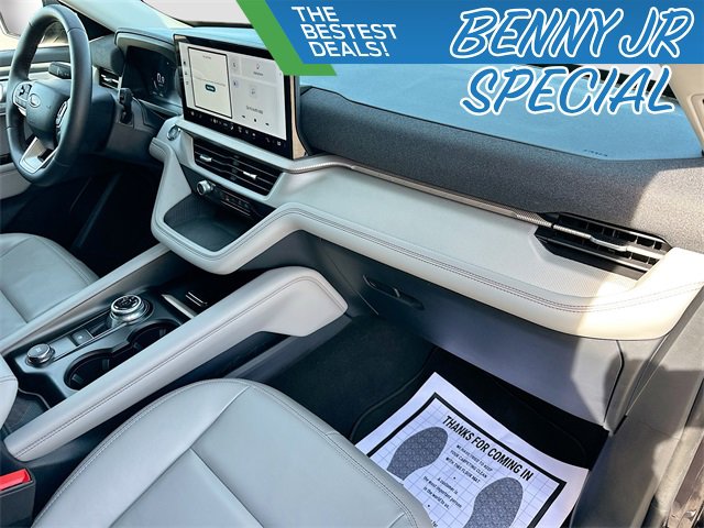 Used 2025 Ford Explorer Active w/ Active Comfort Package image 28