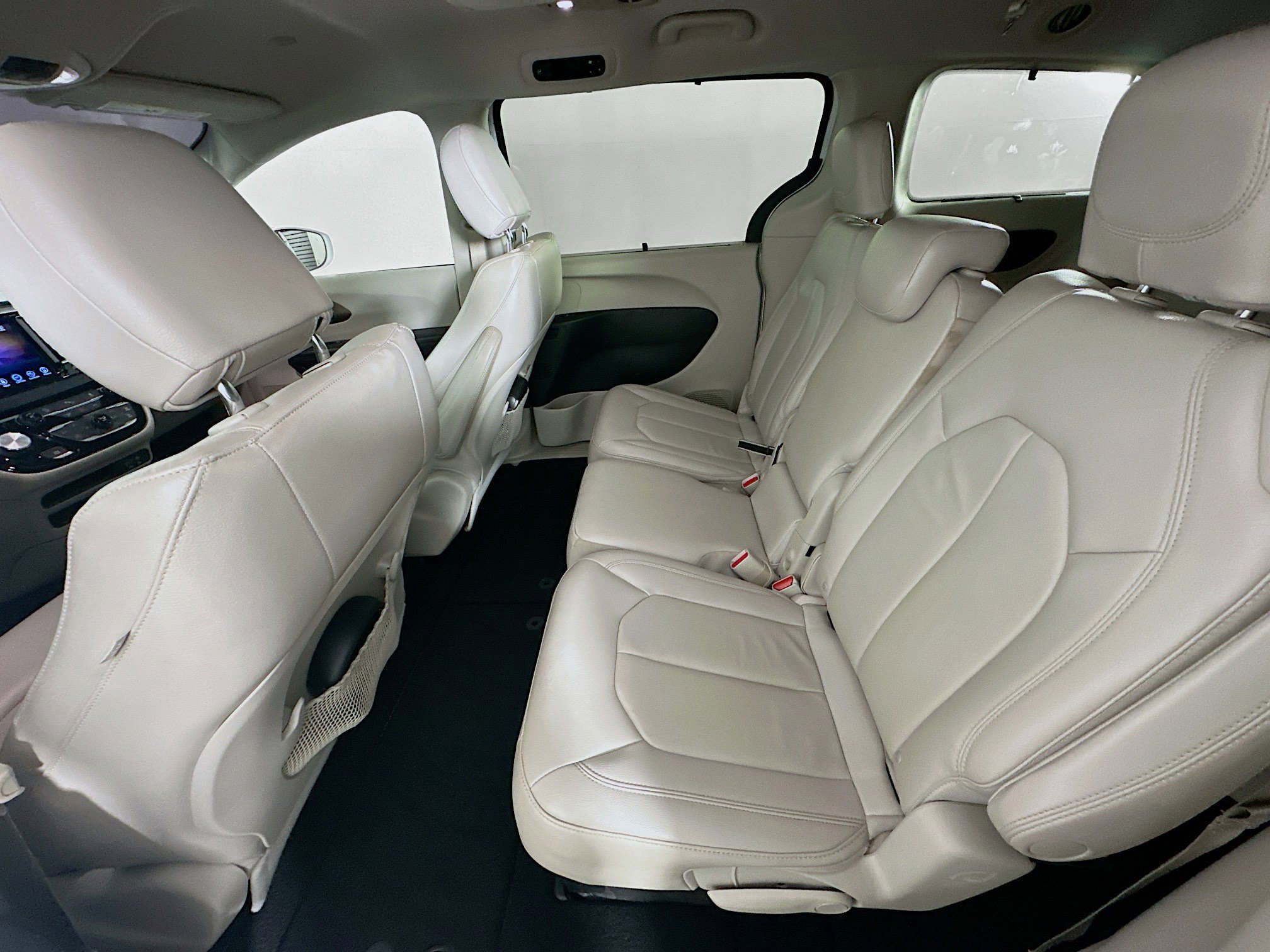 Used 2017 Chrysler Pacifica Touring-L image 28