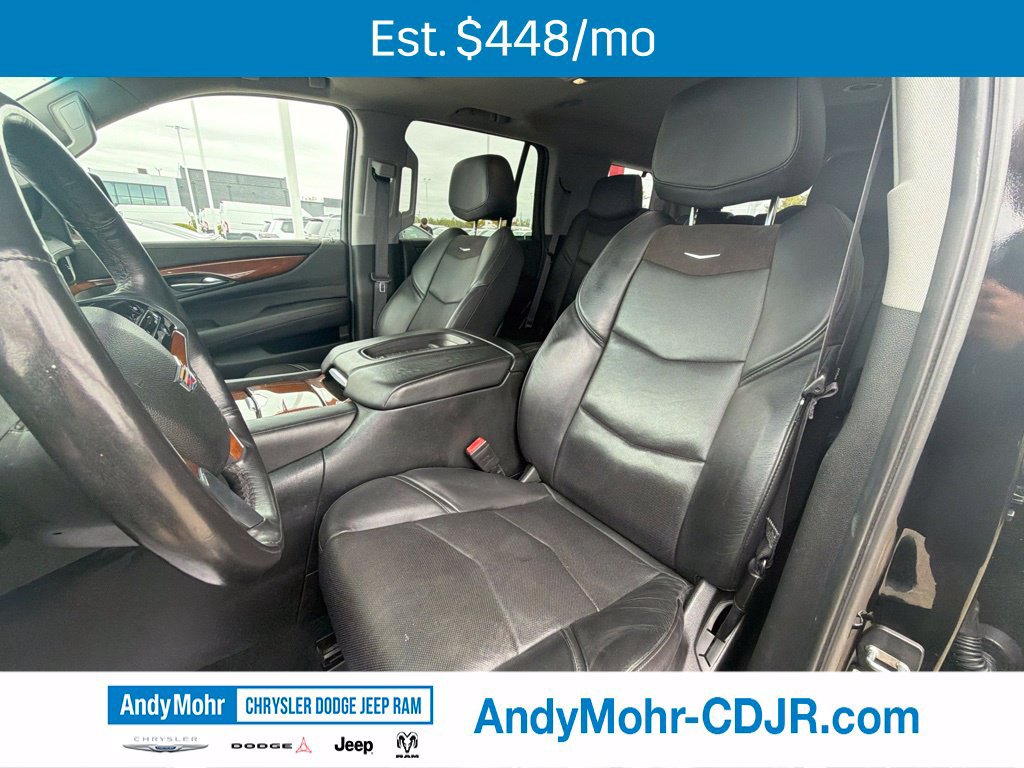 Used 2017 Cadillac Escalade Luxury AWD/4WD image 12