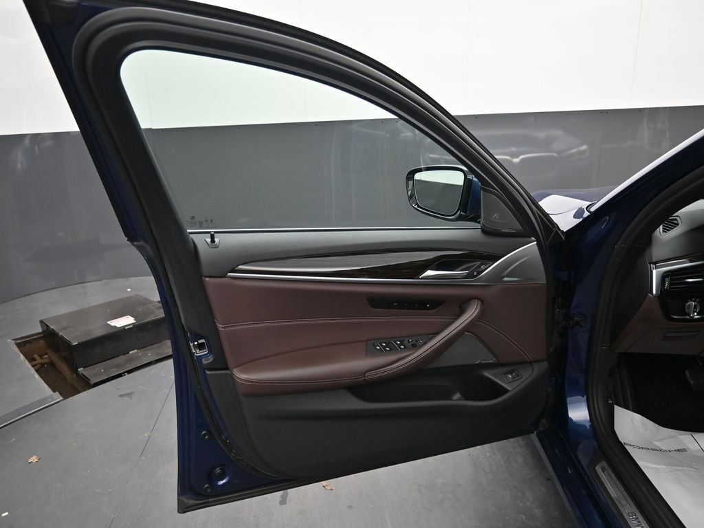 Certified 2022 BMW 540i 540i w/ Premium Package image 5