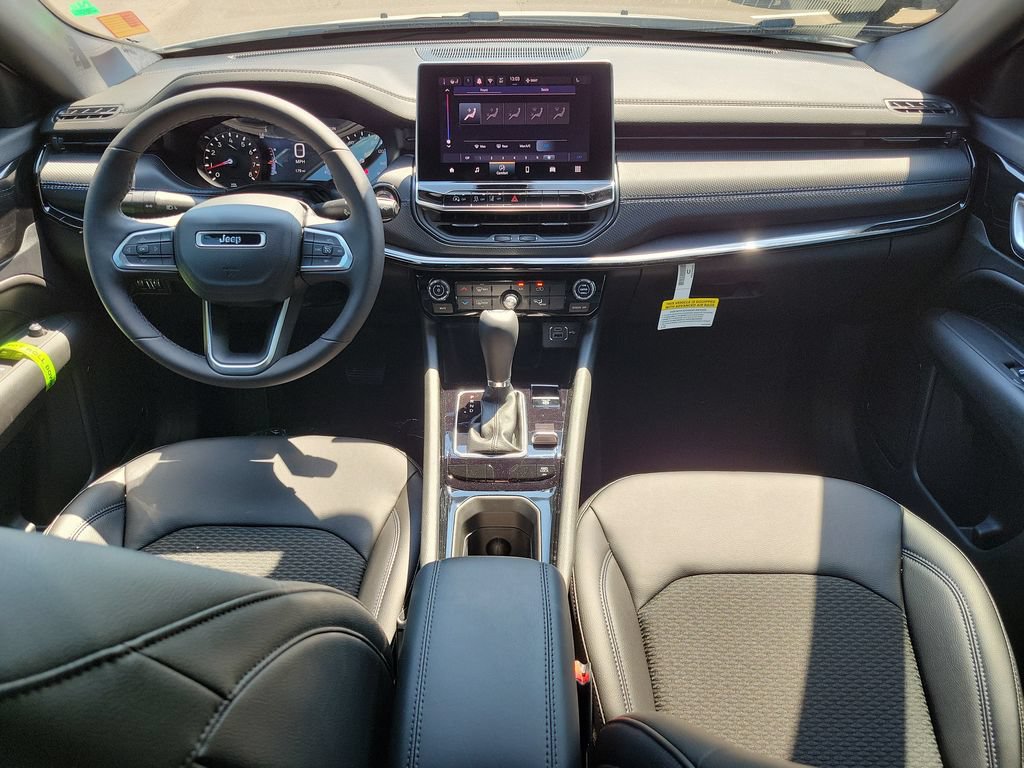 New 2026 Jeep Compass Latitude AWD/4WD image 10