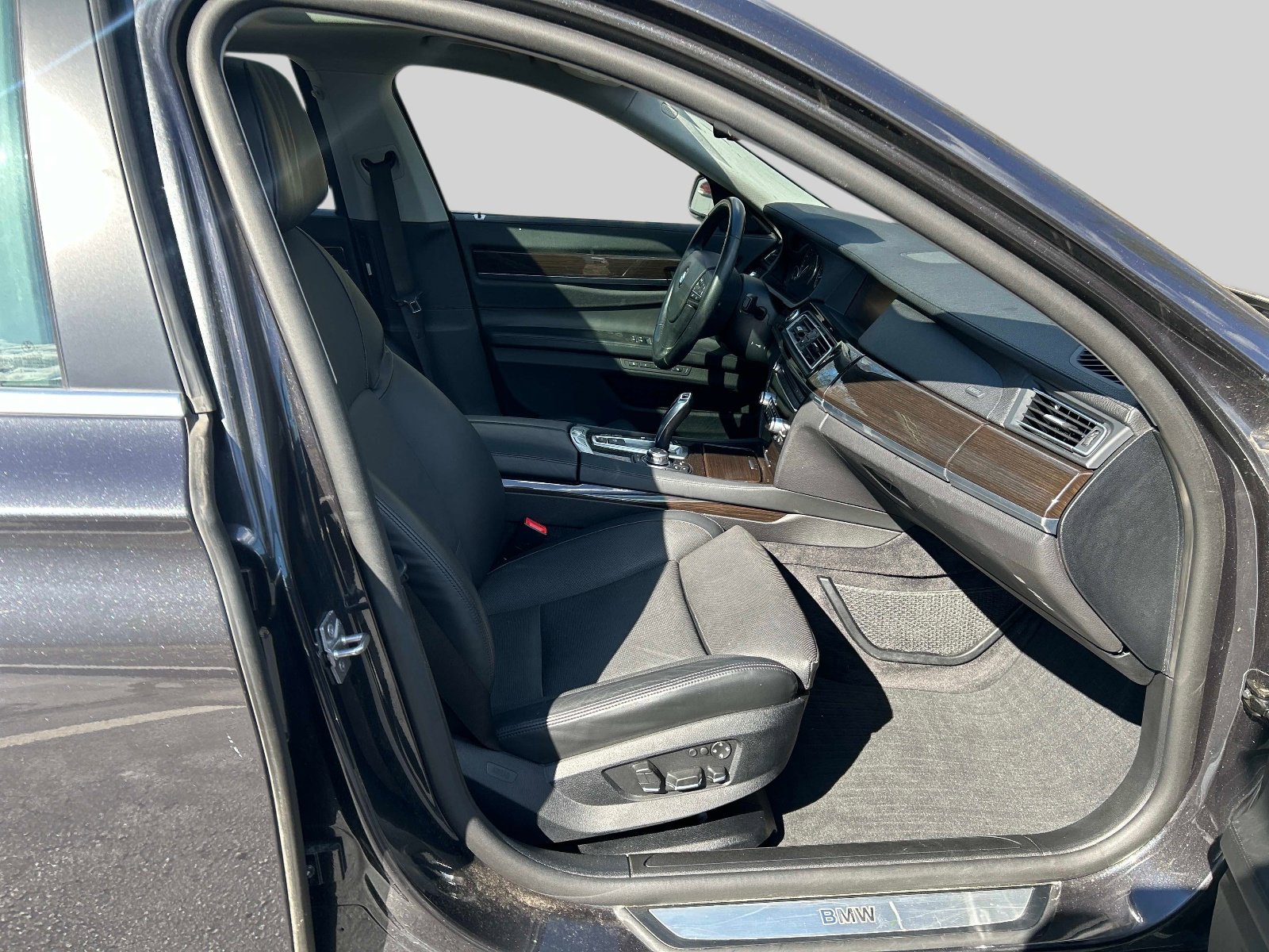 Used 2011 BMW 750i xDrive AWD/4WD image 18