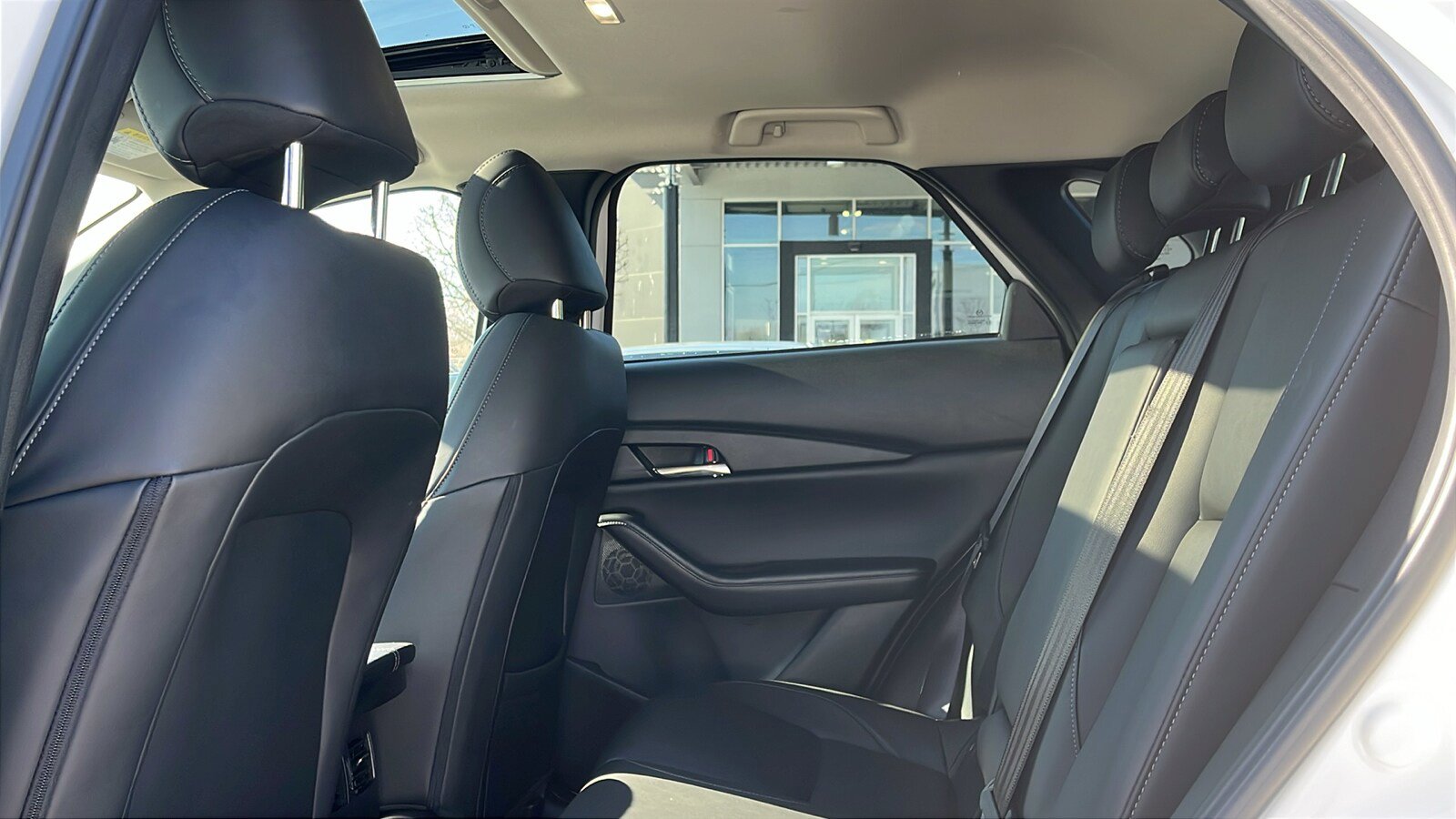 Certified 2025 MAZDA CX-30 AWD 2.5 S w/ Preferred Package image 18