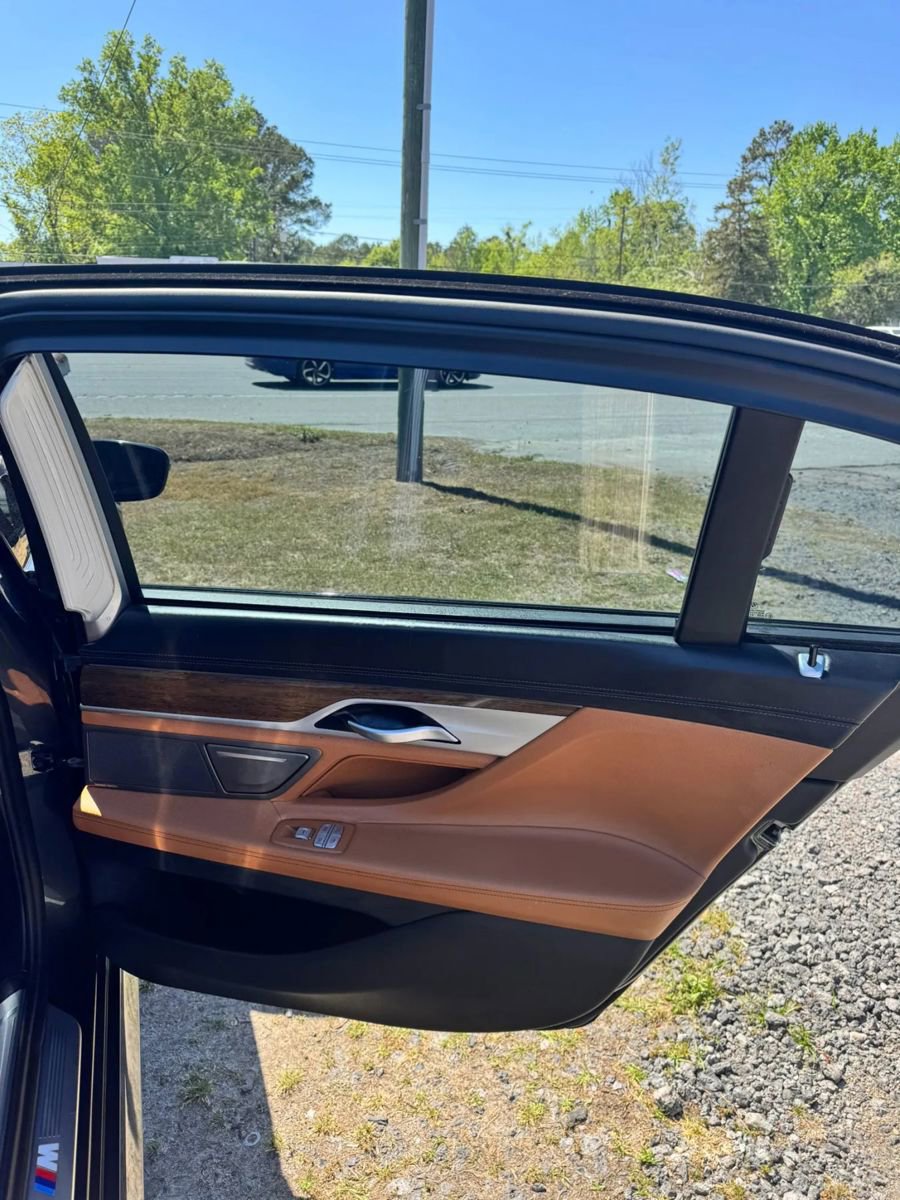 Used 2019 BMW 740i w/ Executive Package image 17