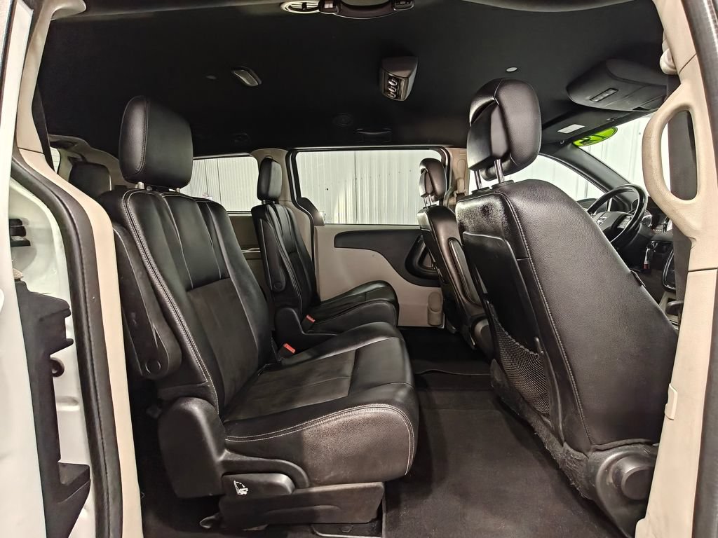 Used 2019 Dodge Grand Caravan SXT FWD image 19