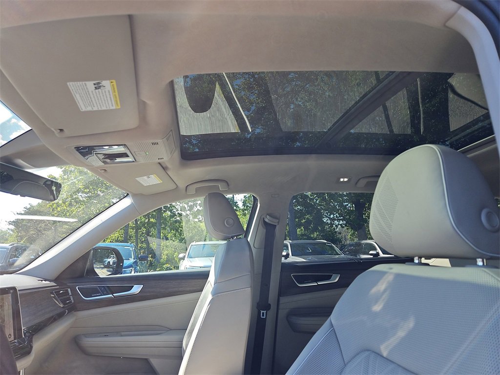 New 2026 Volkswagen Atlas SEL Premium R-Line image 7