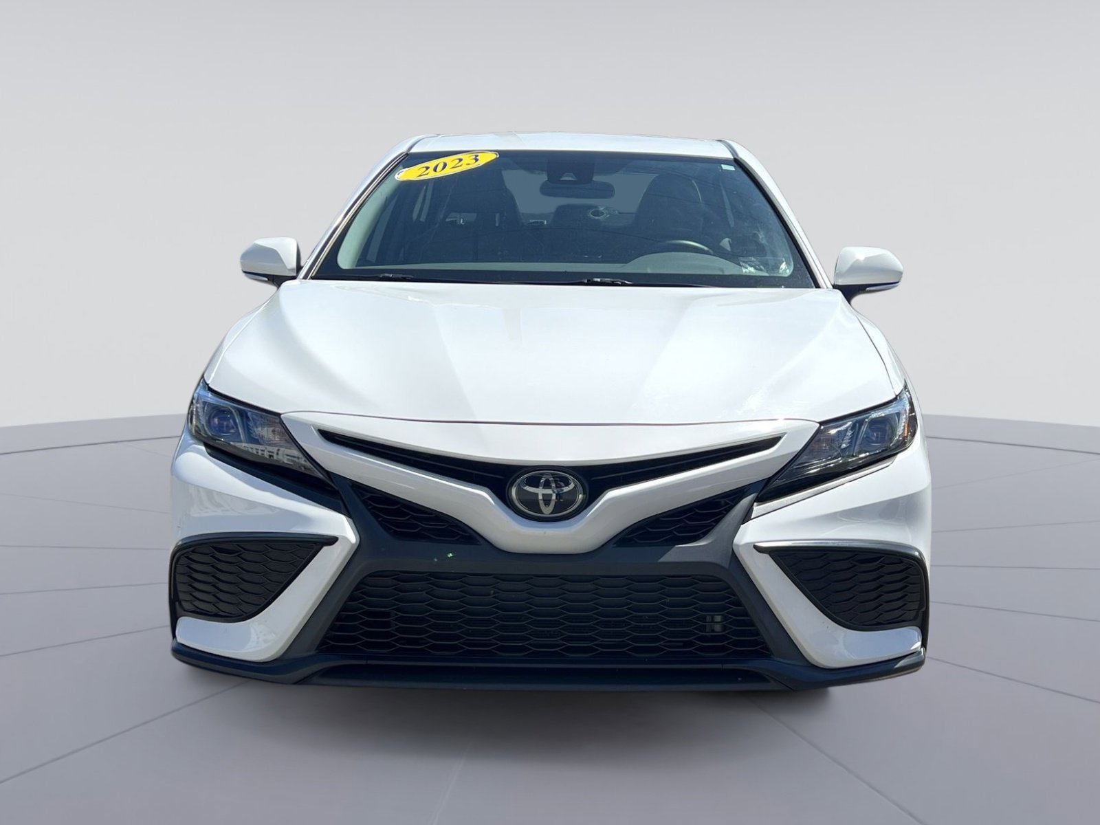 Used 2023 Toyota Camry SE FWD image 8