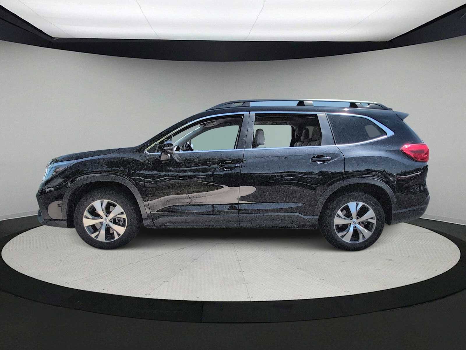 Used 2023 Subaru Ascent Premium w/ Convenience Package AWD/4WD image 5