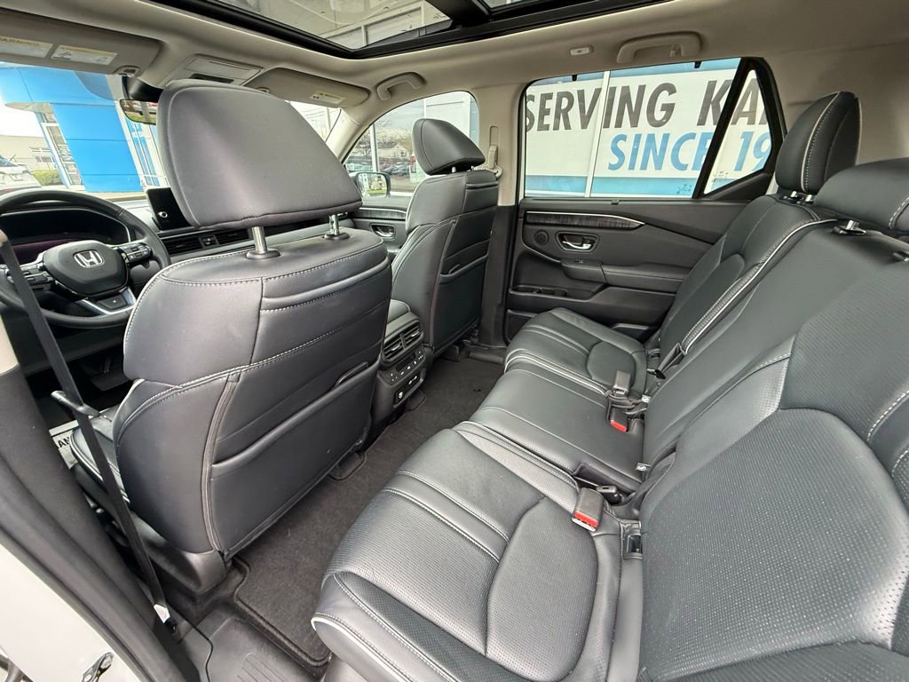 Used 2023 Honda Pilot Elite image 31