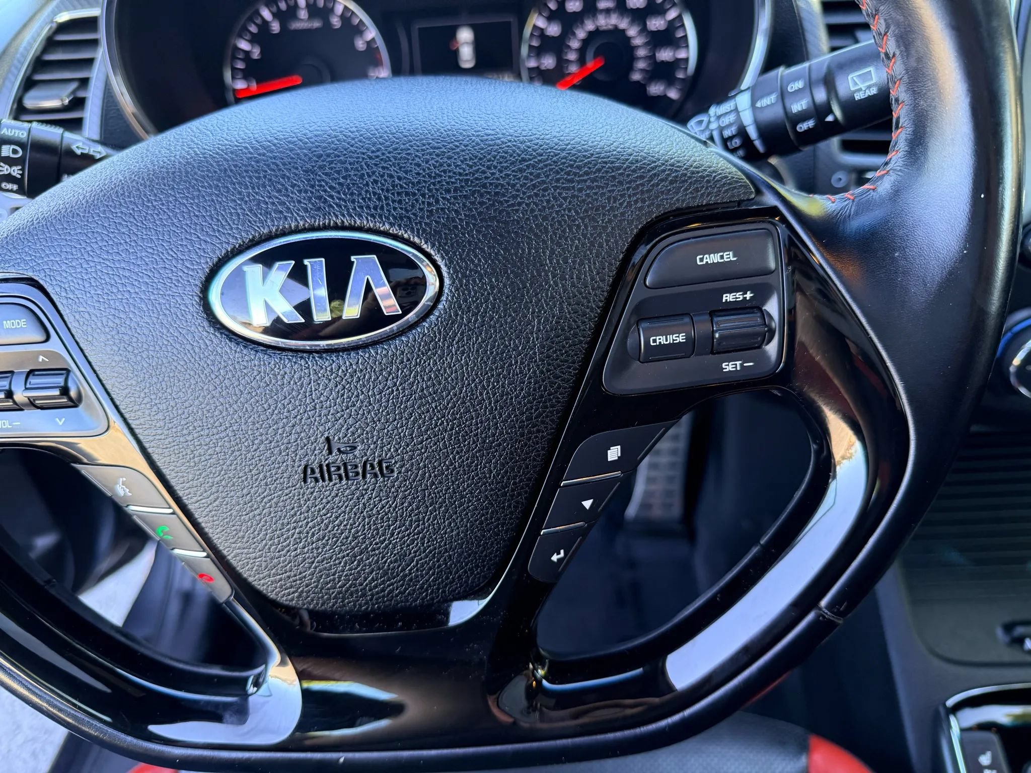 Used 2017 Kia Forte SX FWD image 22