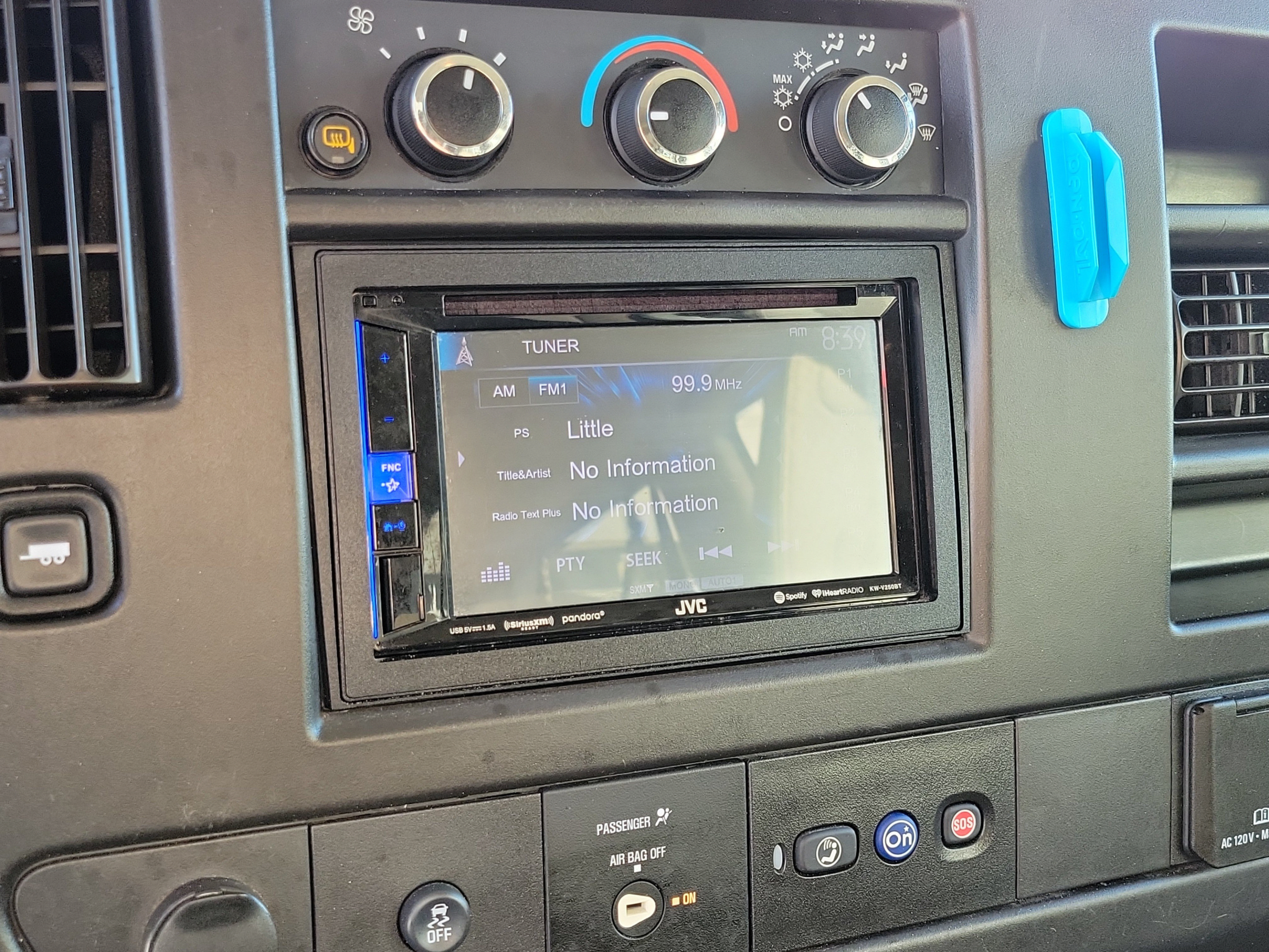 Used 2018 Chevrolet Express 3500 LT w/ LT Preferred Equipment Group RWD image 18