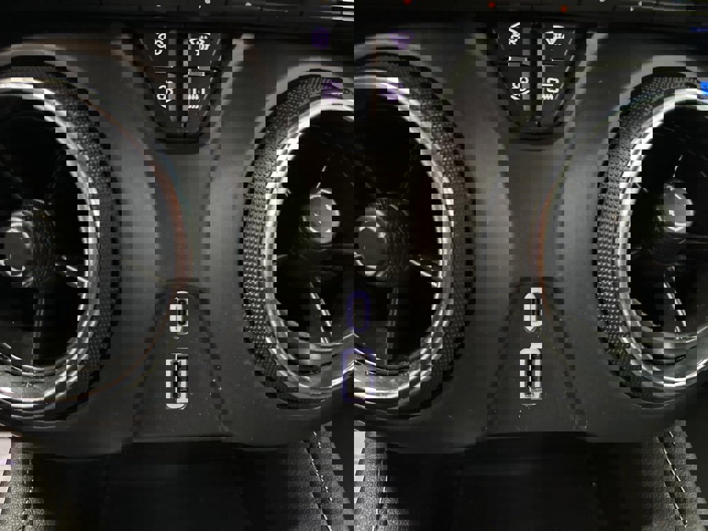 Certified 2025 Chevrolet Blazer LT image 32