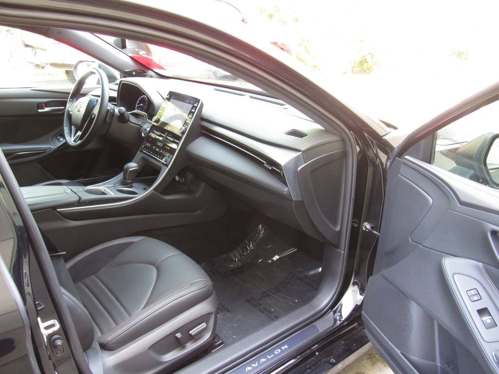 Used 2019 Toyota Avalon XSE FWD image 17