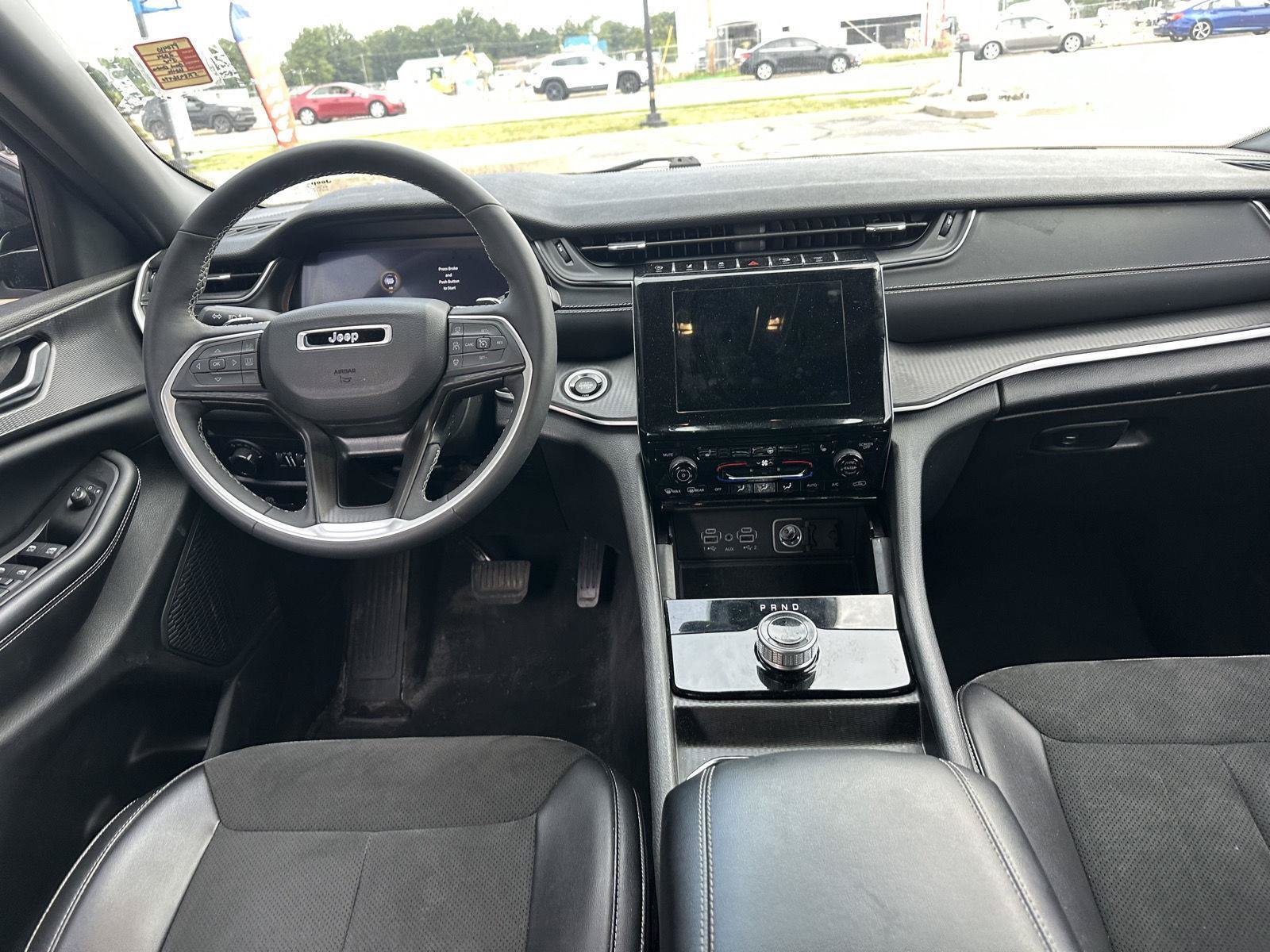 Used 2024 Jeep Grand Cherokee Altitude AWD/4WD image 20