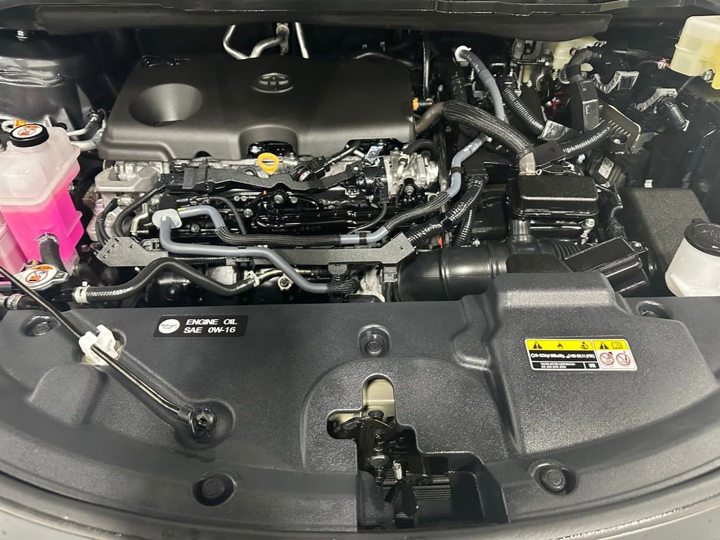 Used 2025 Toyota Sienna LE image 72