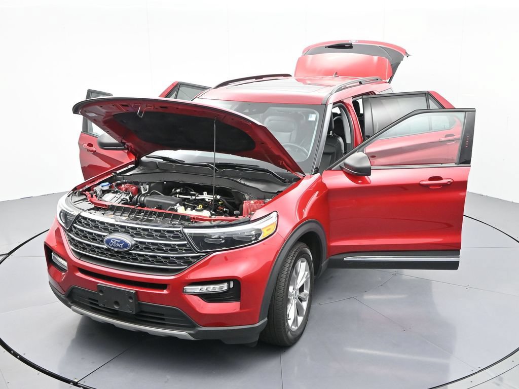 Used 2022 Ford Explorer XLT w/ Equipment Group 202A AWD/4WD image 32