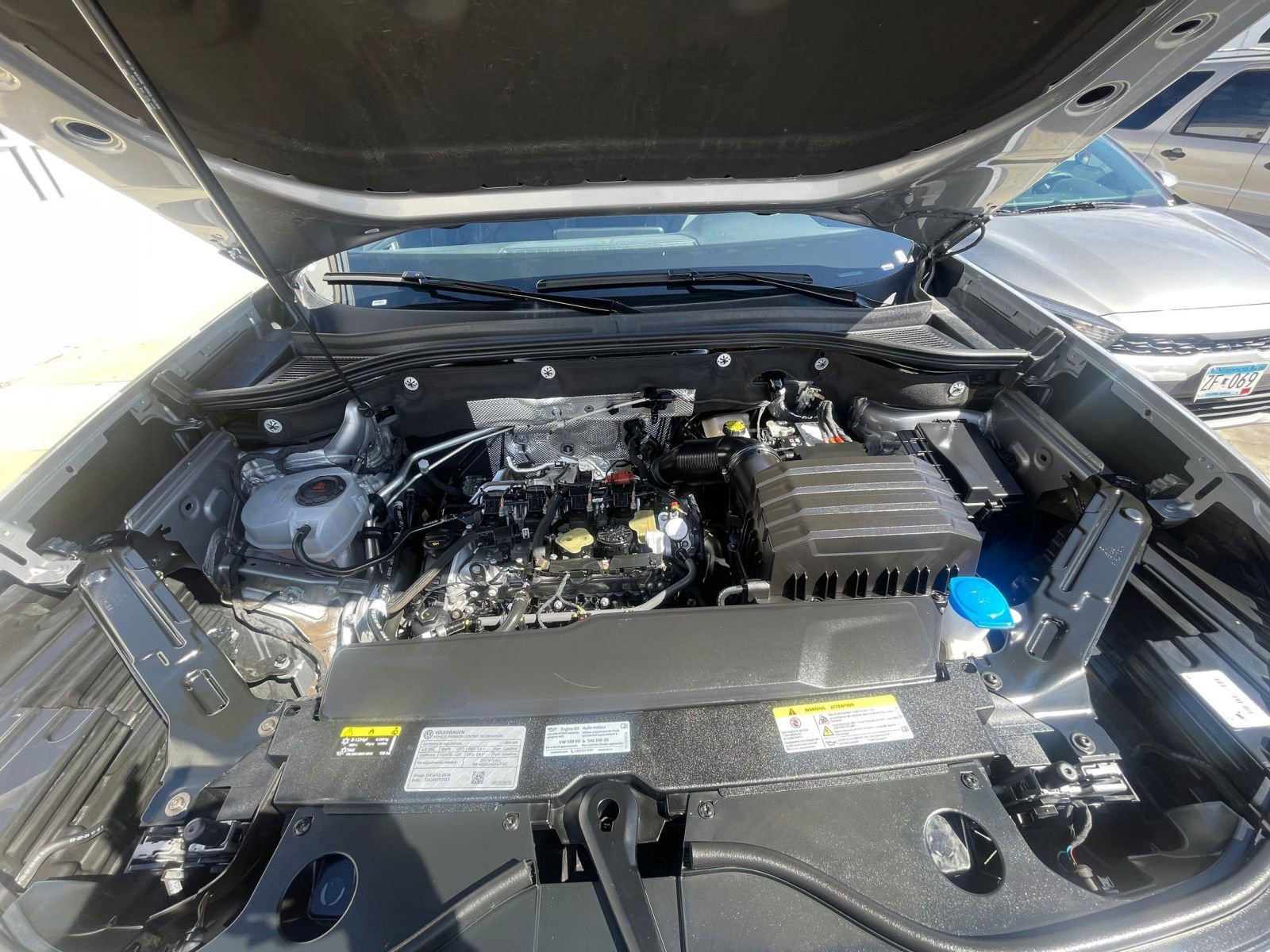 Used 2025 Volkswagen Atlas Cross Sport SE image 32