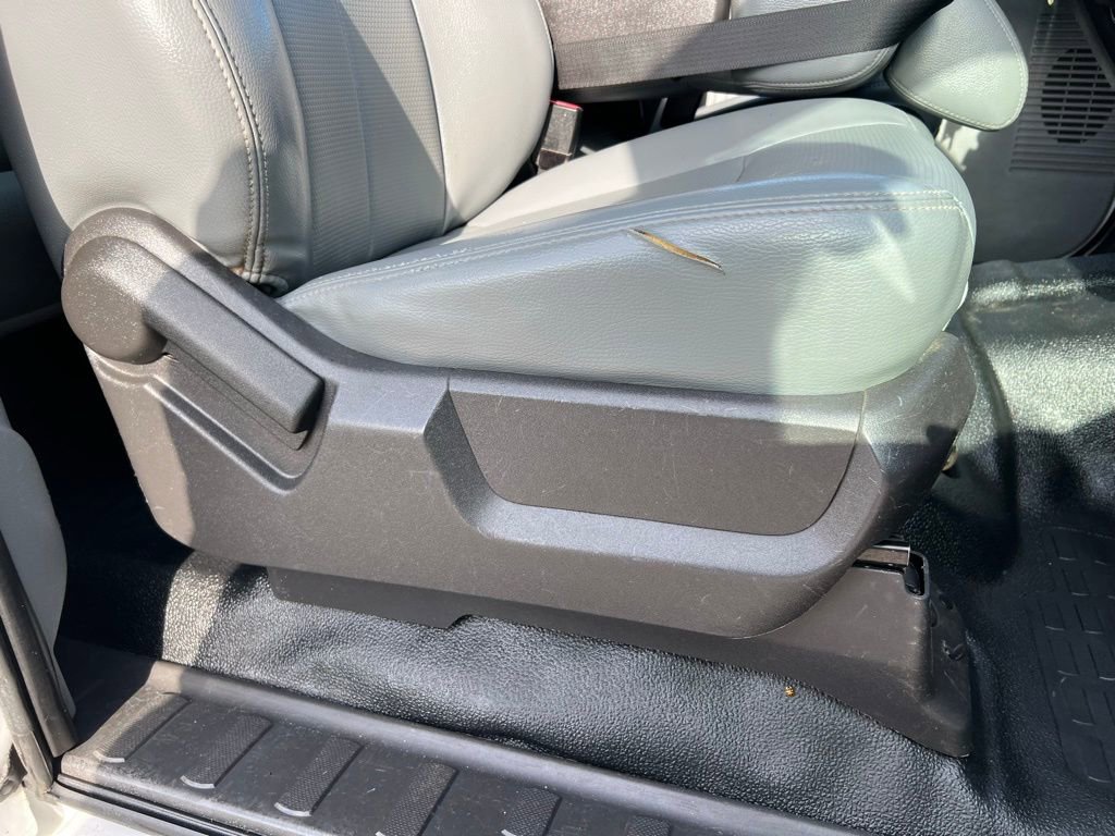 Used 2012 Ford F450 XL w/ XL Value Pkg image 22