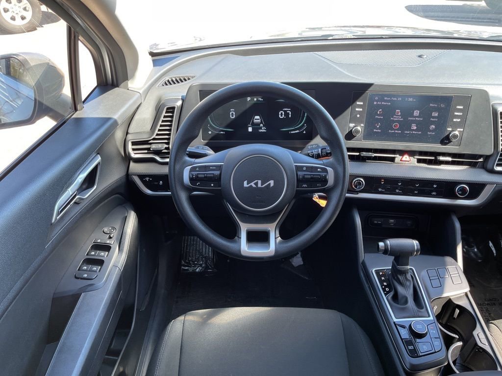 Used 2025 Kia Sportage LX FWD image 14