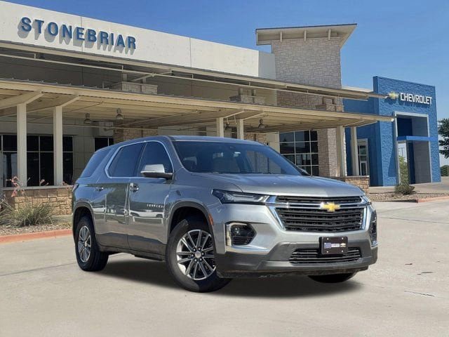 Used 2023 Chevrolet Traverse LS w/ Safety Package FWD image 2