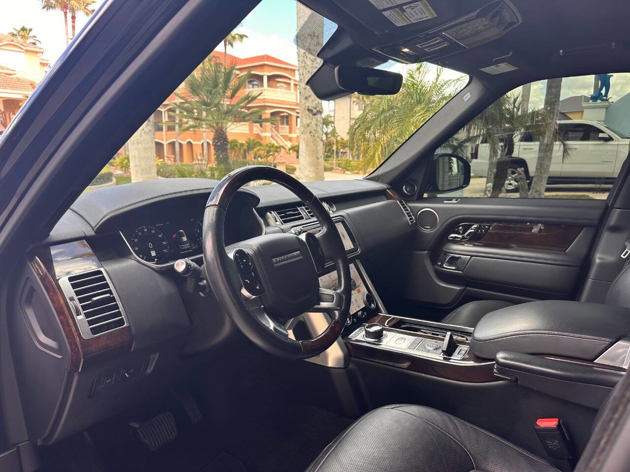 Used 2019 Land Rover Range Rover Long Wheelbase Supercharged image 12