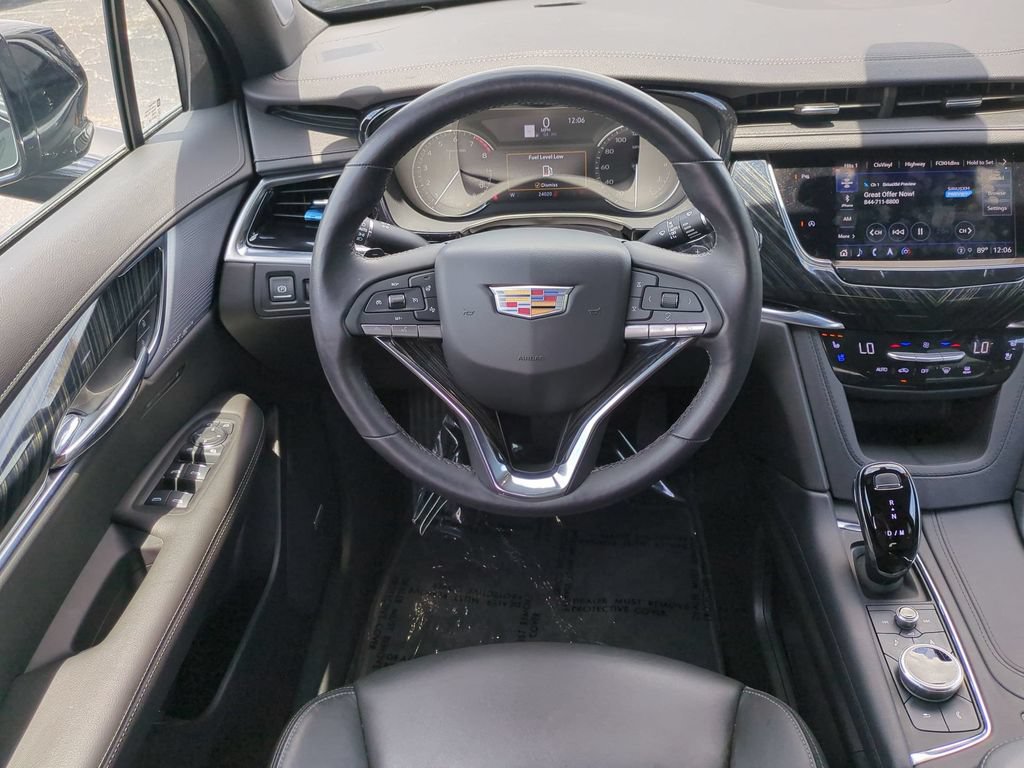 Used 2025 Cadillac XT6 Premium Luxury FWD image 19