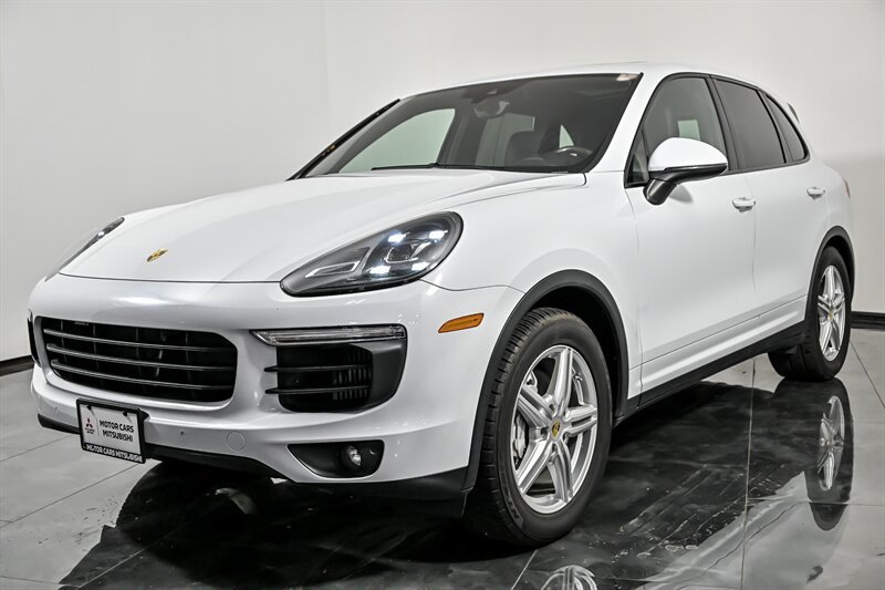 Used 2016 Porsche Cayenne S AWD/4WD image 5