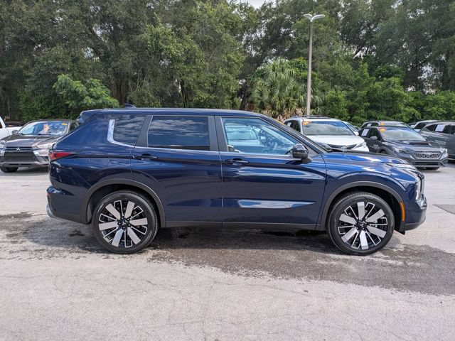 New 2026 Mitsubishi Outlander SE FWD image 3