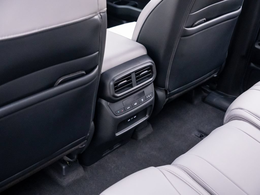Used 2025 Honda Pilot EX-L image 19