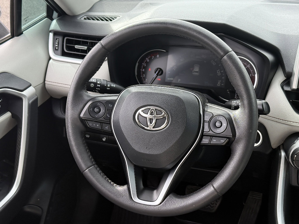 Used 2023 Toyota RAV4 XLE Premium FWD image 22