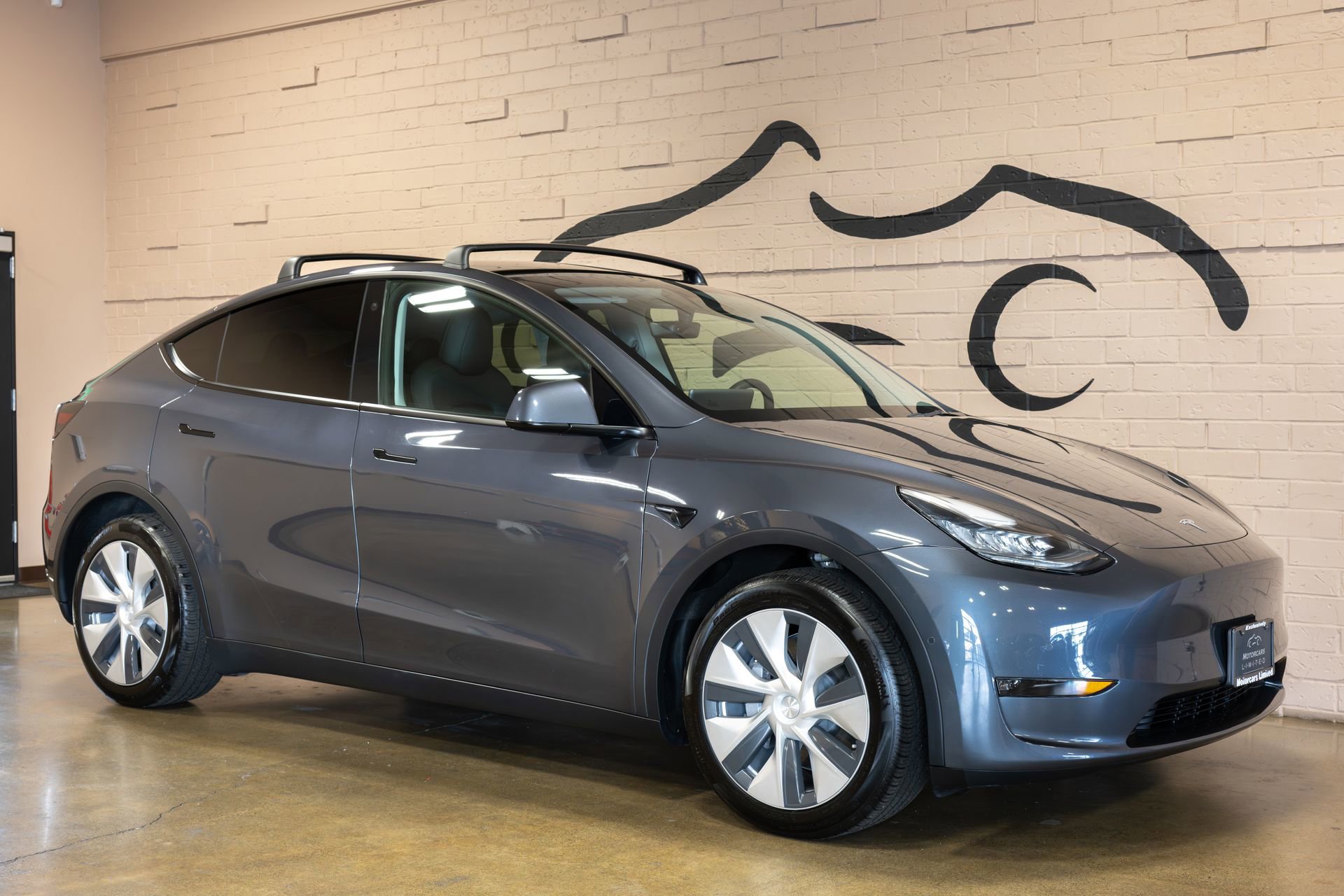 Used 2022 Tesla Model Y Long Range image 2