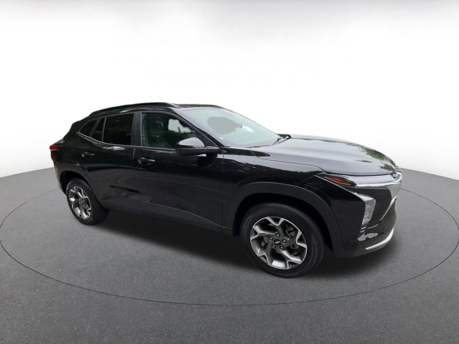 Used 2025 Chevrolet Trax LT FWD video 2