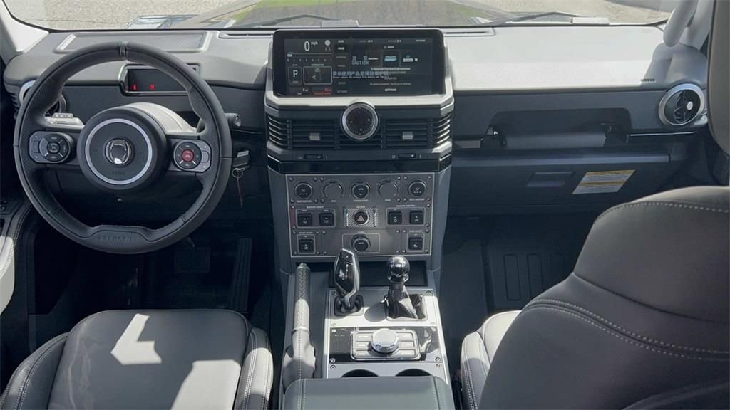 Used 2025 INEOS Grenadier Fieldmaster Edition image 13