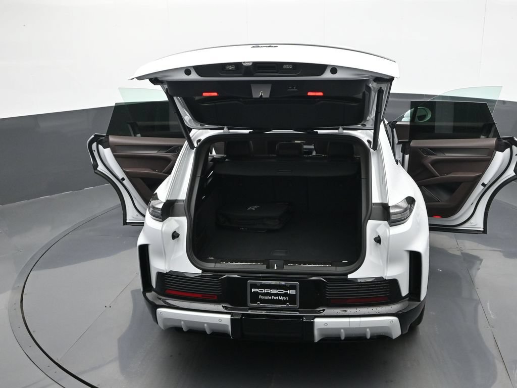New 2026 Porsche Cayenne Turbo AWD/4WD image 28