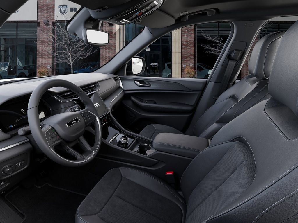 New 2025 Jeep Grand Cherokee L Altitude image 22